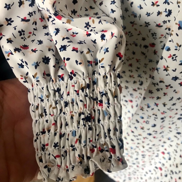 💜SOLD💜Dainty floral dress - Picture 3 of 10